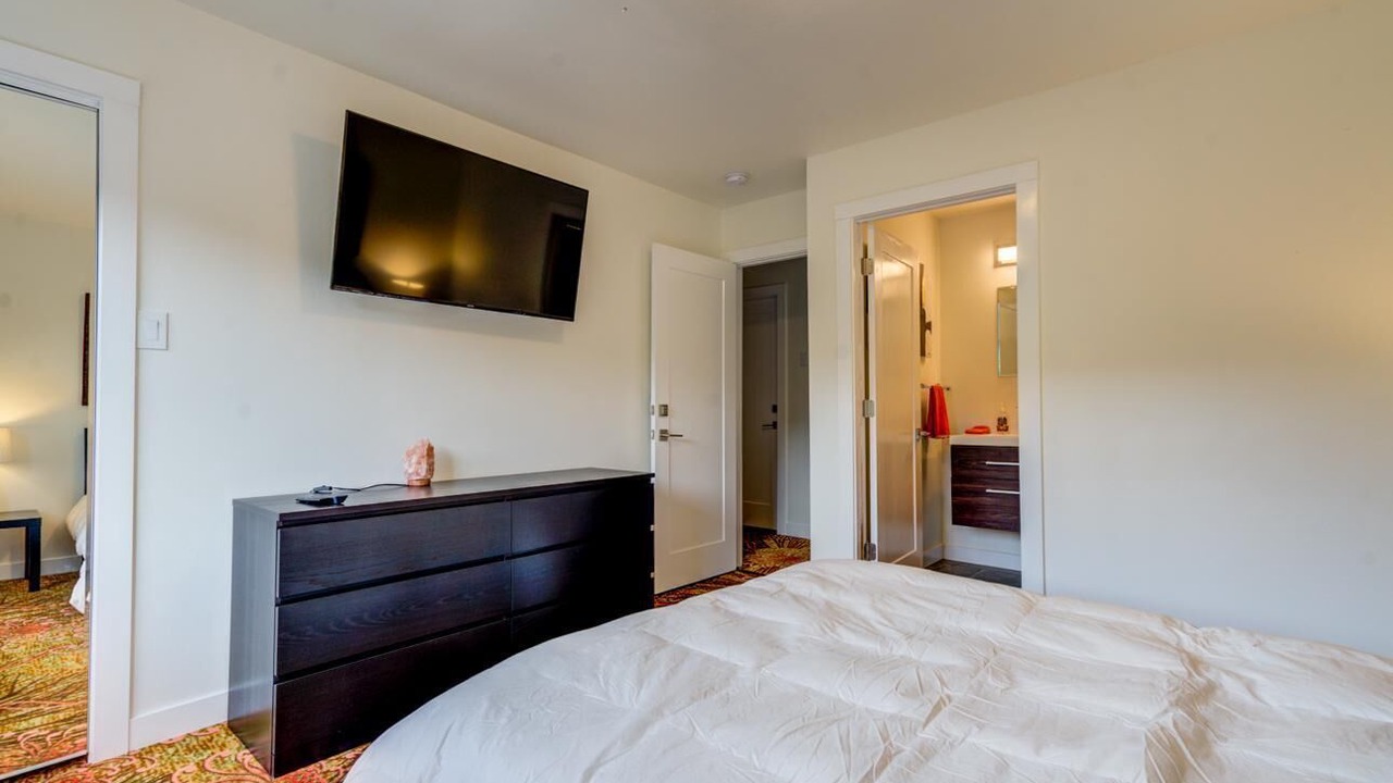 Photo of Bedroom in Manitou Springs Historic District