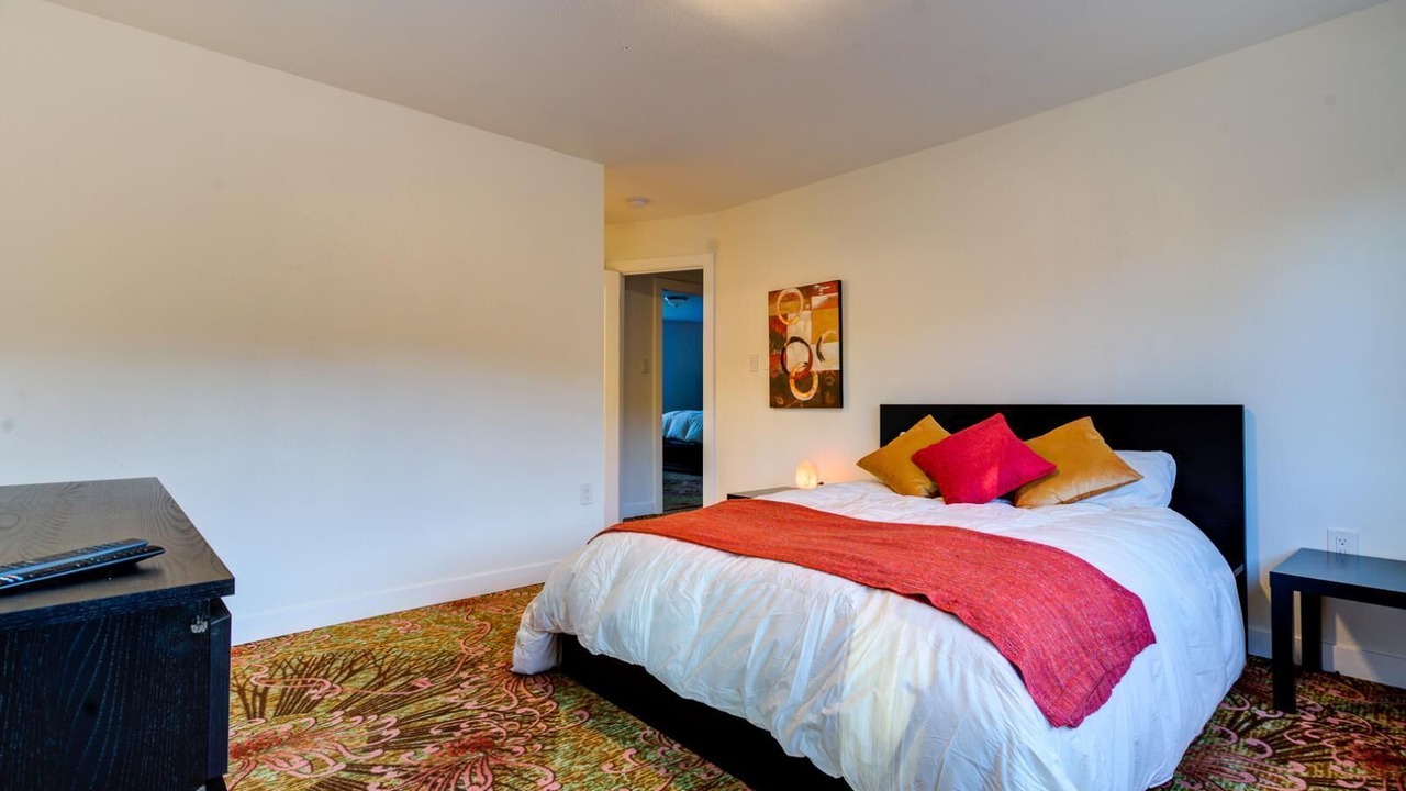 Photo of Bedroom in Manitou Springs Historic District