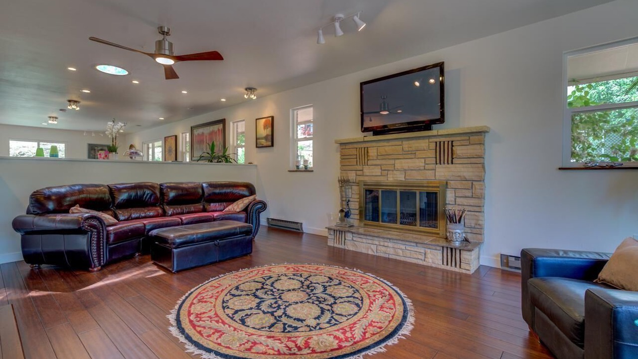 Photo of Livingroom in Manitou Springs Historic District