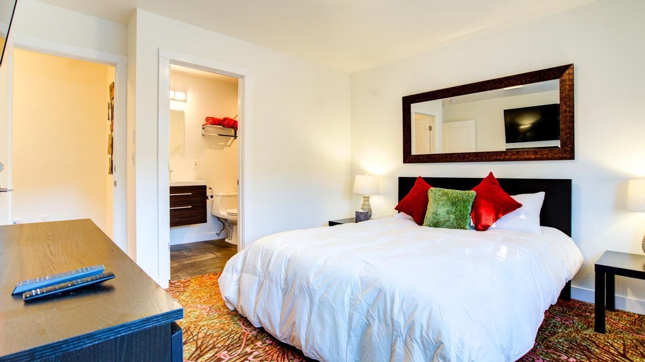 Photo of Bedroom in Manitou Springs Historic District