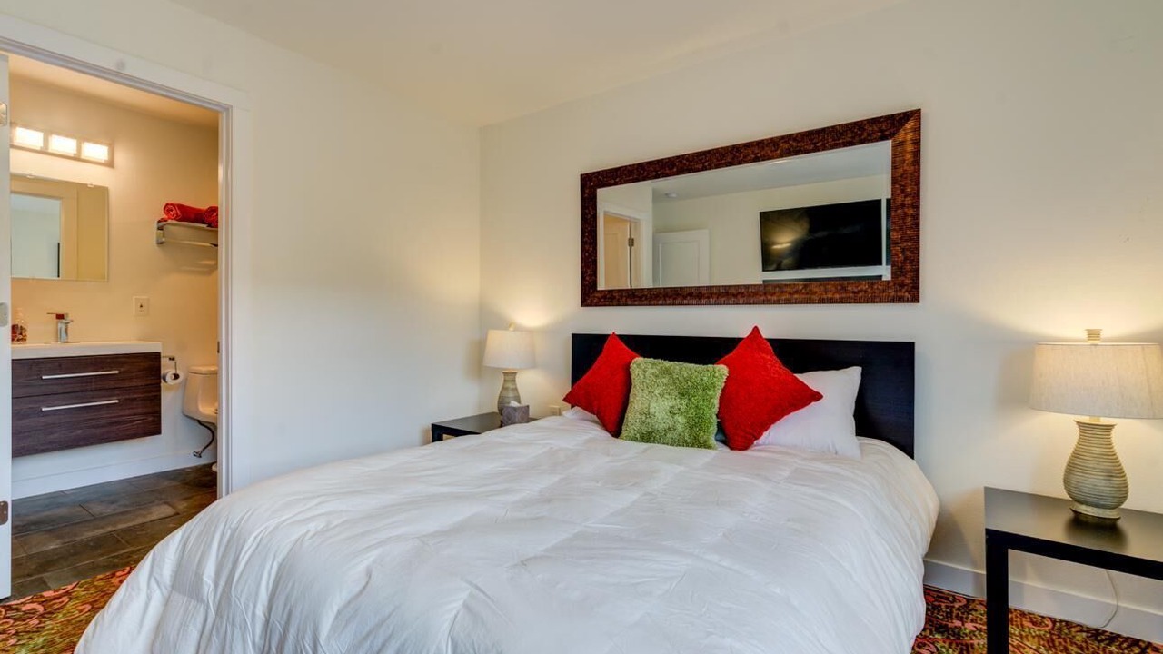 Photo of Bedroom in Manitou Springs Historic District