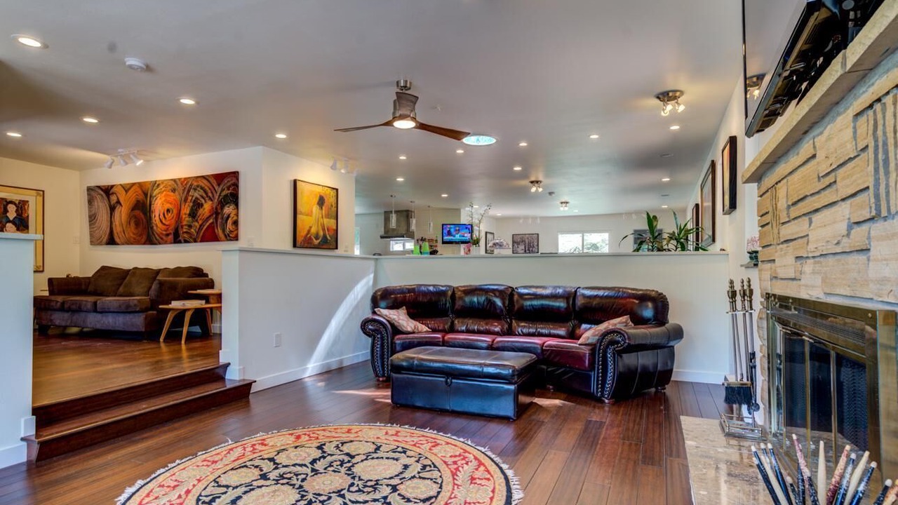Photo of Livingroom in Manitou Springs Historic District