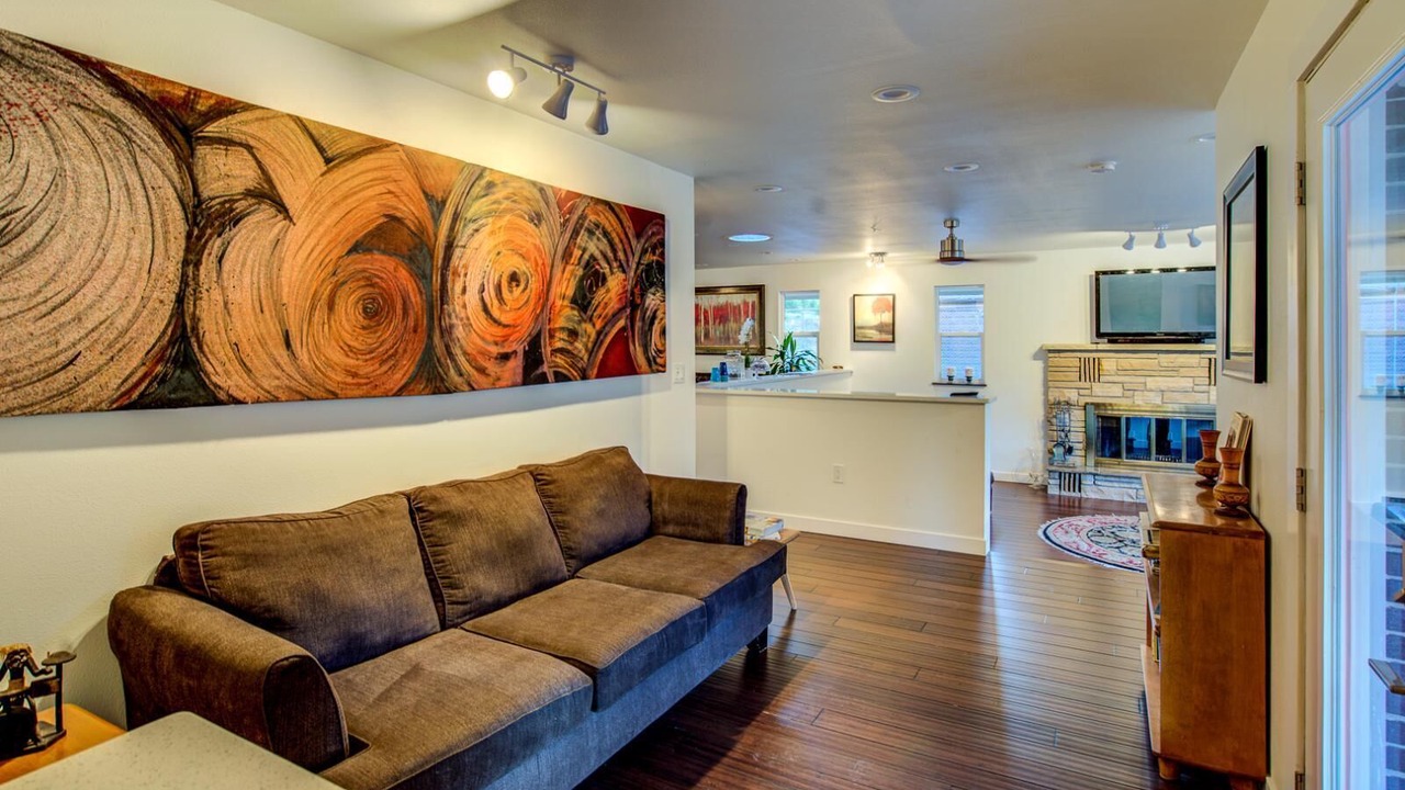 Photo of Livingroom in Manitou Springs Historic District