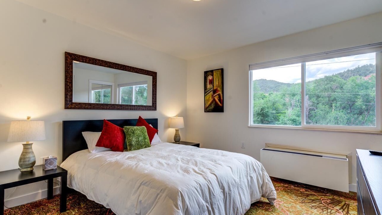 Photo of Bedroom in Manitou Springs Historic District