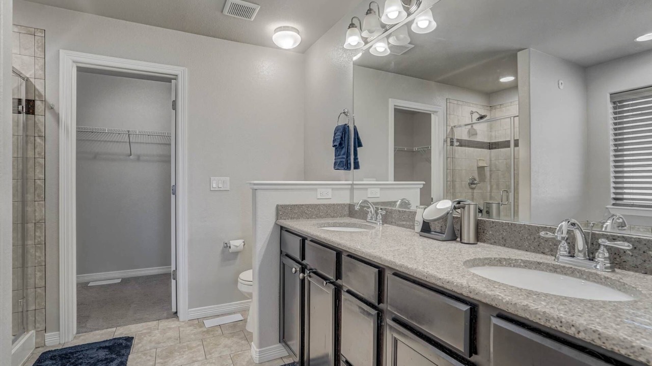 Photo of Bathroom in Monument