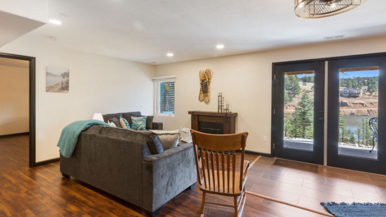 Photo of Livingroom in Spring Valley