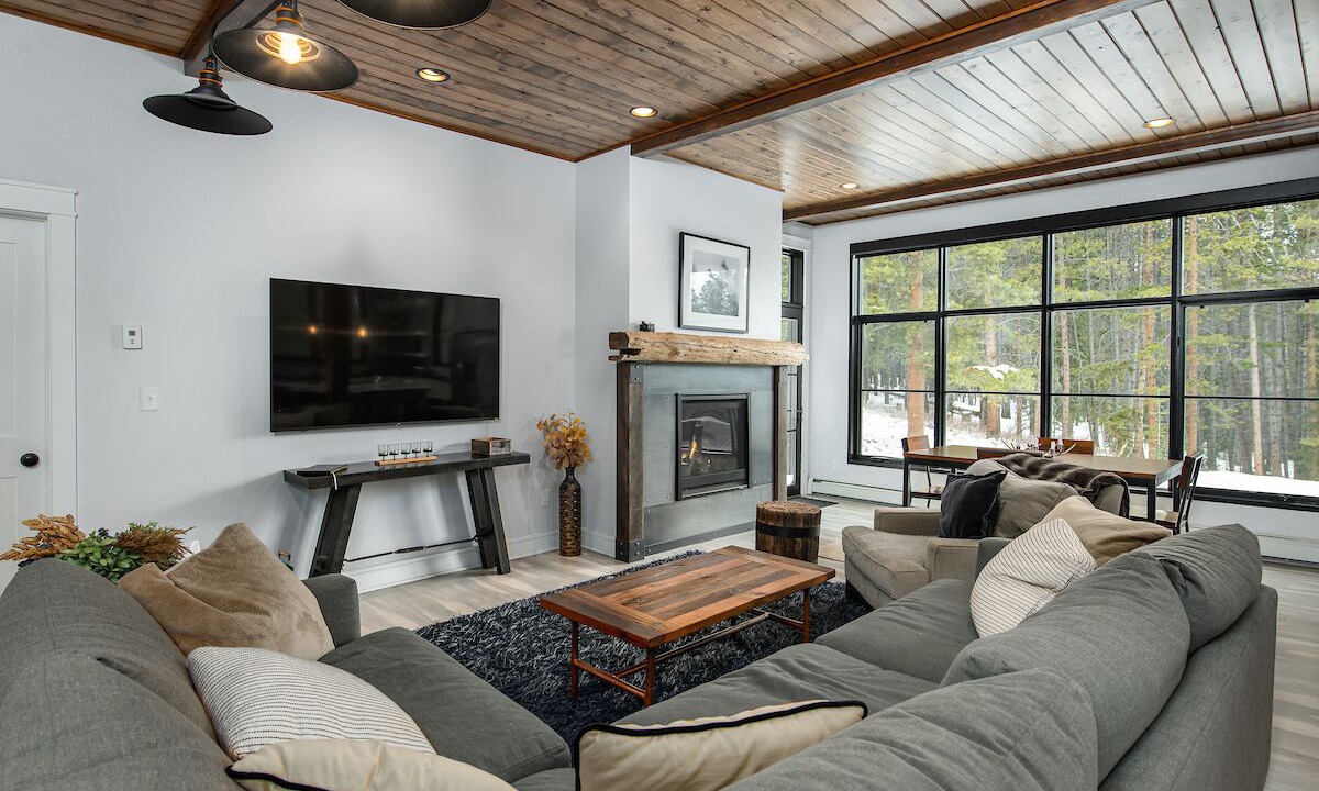 Photo of Livingroom in Breckenridge Park Estates
