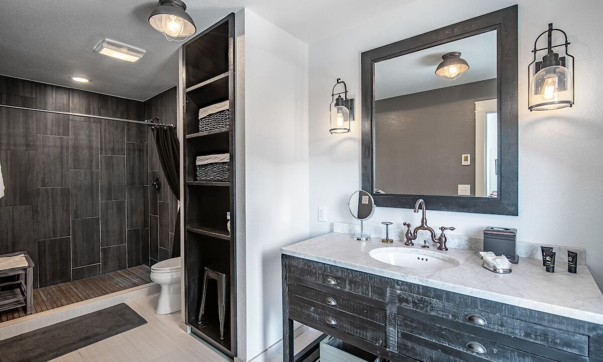 Photo of Bathroom in Breckenridge Park Estates