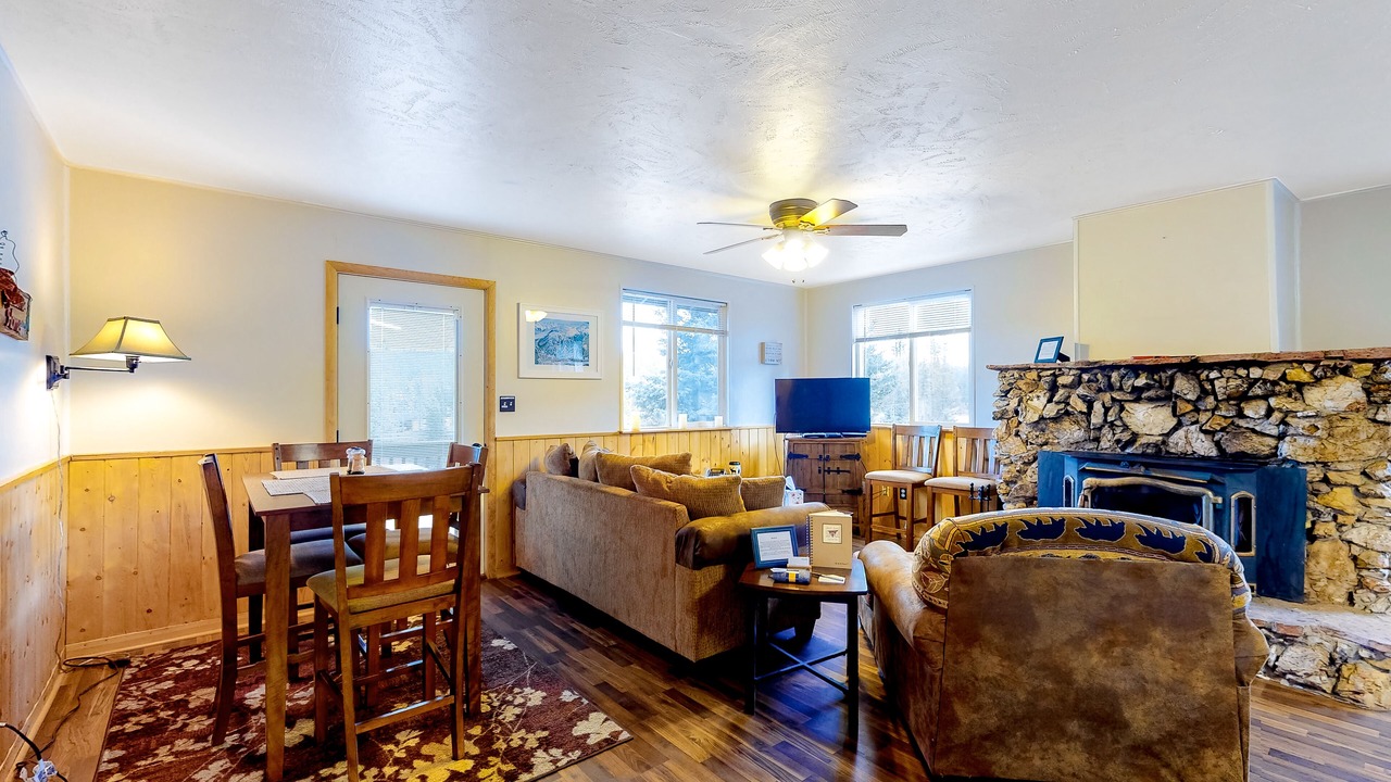 Photo of Livingroom in Spring Valley