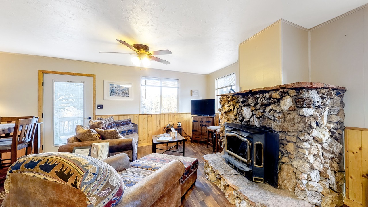 Photo of Livingroom in Spring Valley