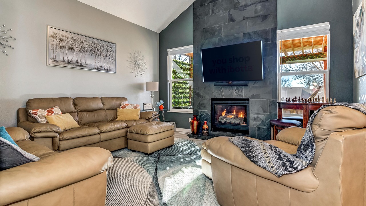 Photo of Livingroom in Security-Widefield