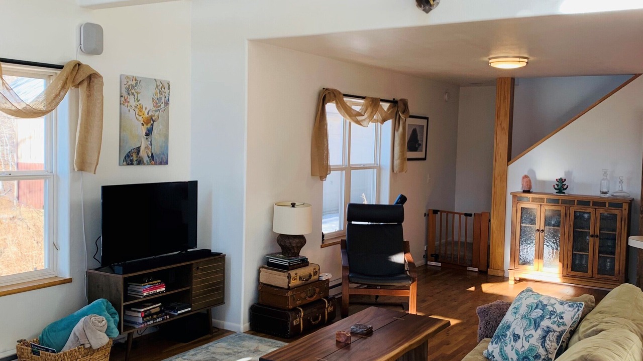 Photo of Livingroom in Clark