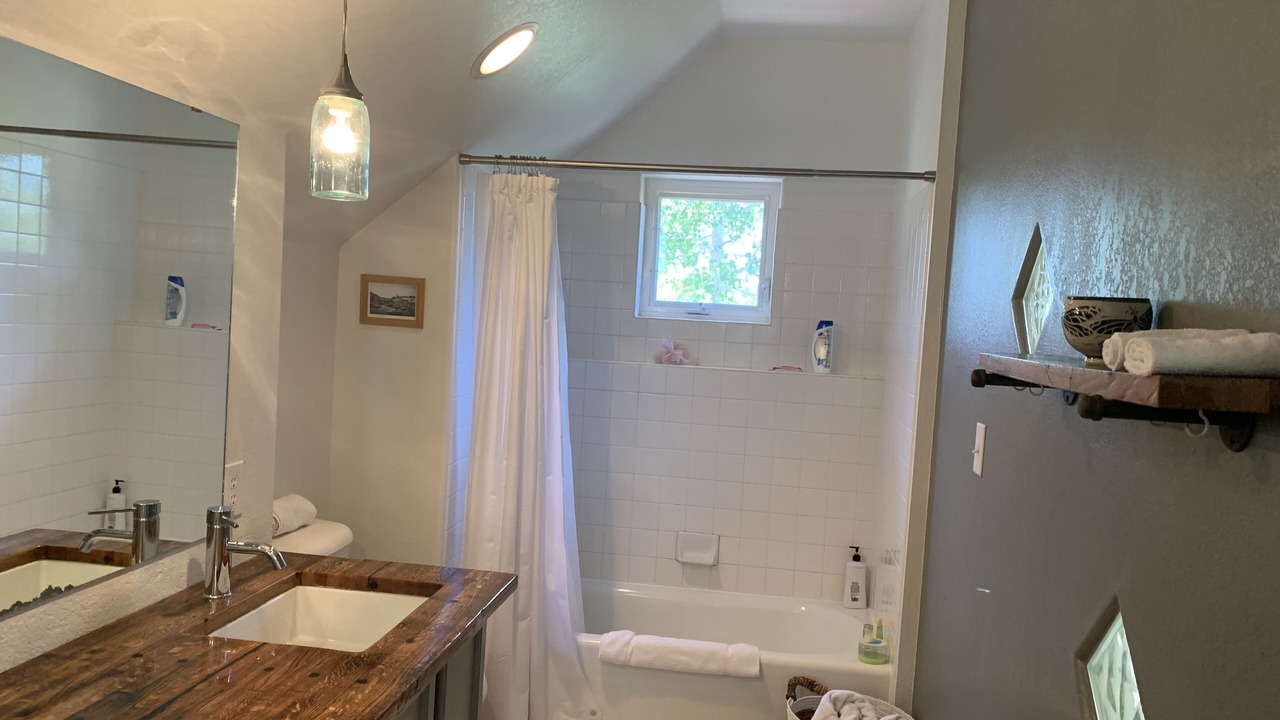 Photo of Bathroom in Clark
