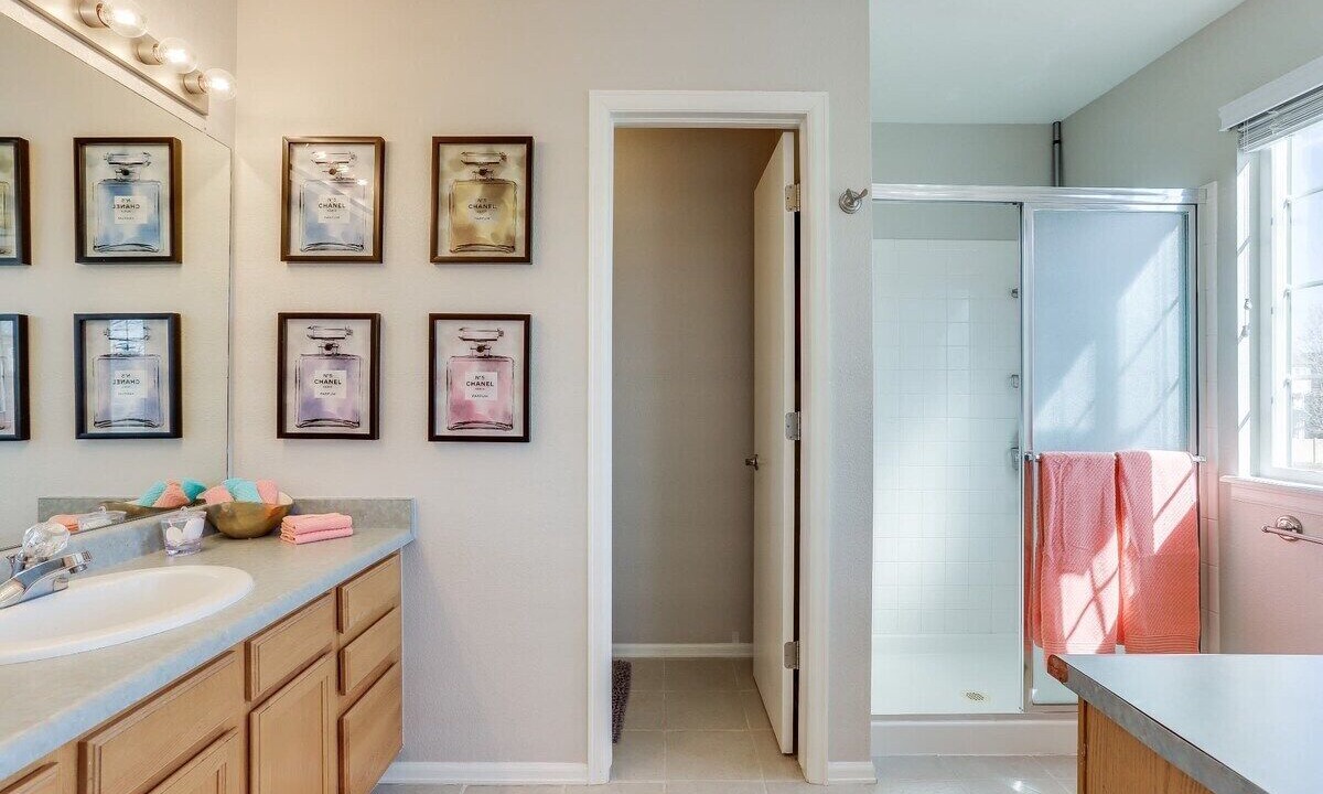 Photo of Bathroom in Aurora