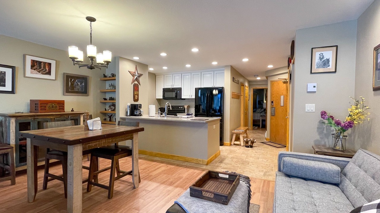 Photo of Bedroom in Mountain House