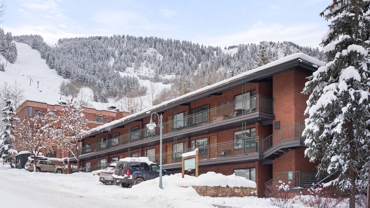 Photo of Others in Aspen