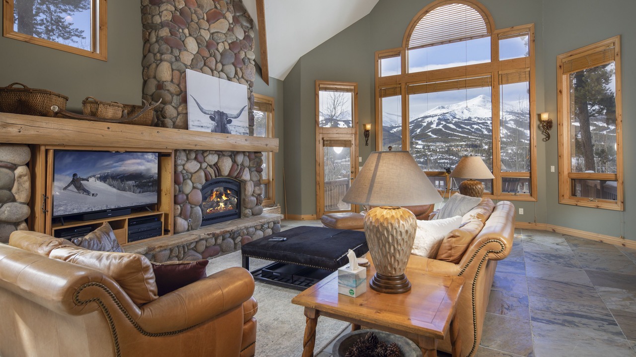 Photo of Livingroom in Historic District