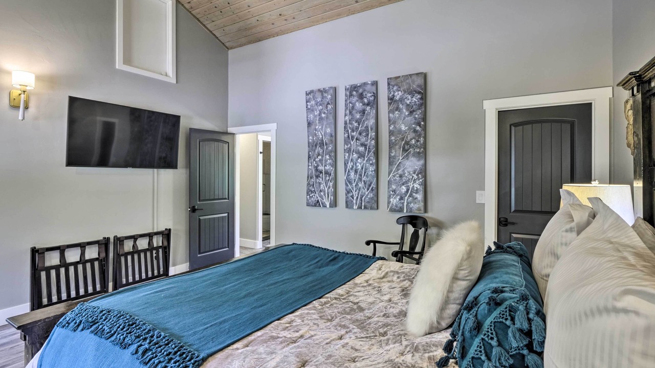 Photo of Bedroom in Breckenridge Heights