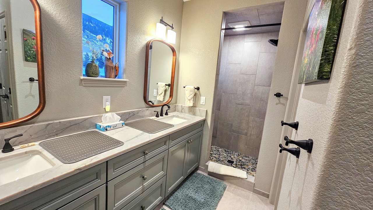 Photo of Bathroom in Corinthian Hills