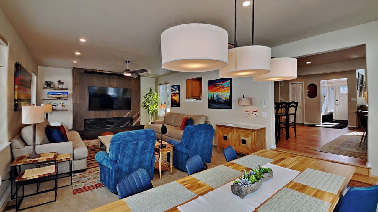 Photo of Livingroom in Corinthian Hills