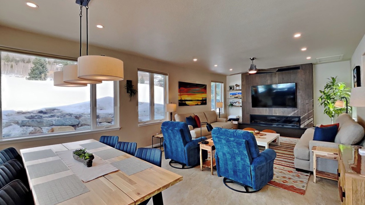 Photo of Livingroom in Corinthian Hills
