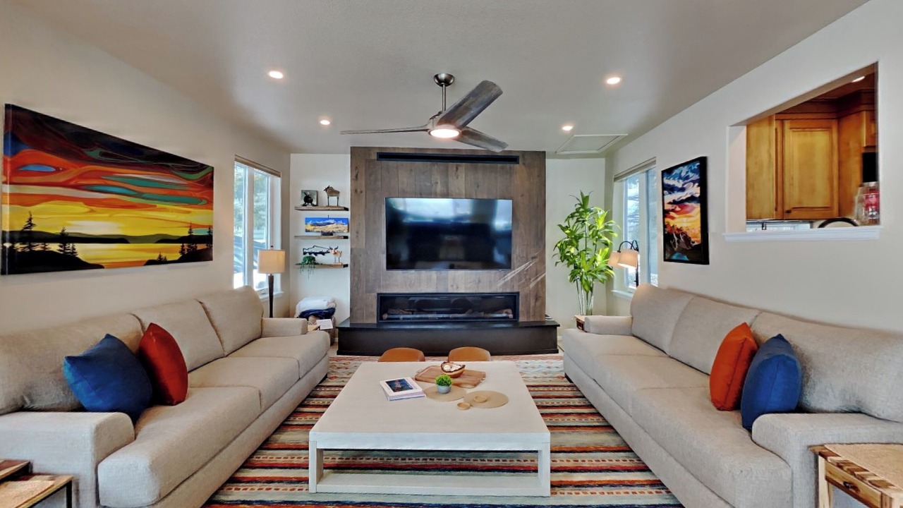 Photo of Livingroom in Corinthian Hills