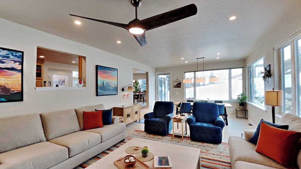 Photo of Livingroom in Corinthian Hills