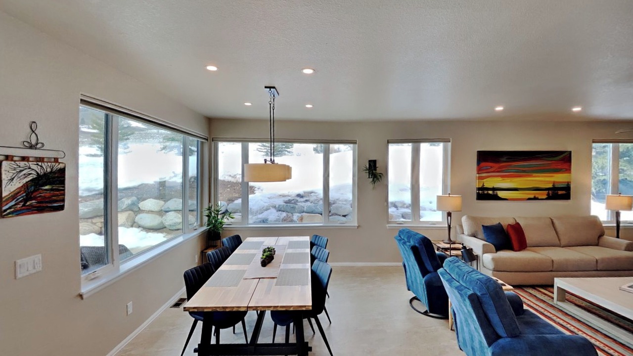 Photo of Livingroom in Corinthian Hills