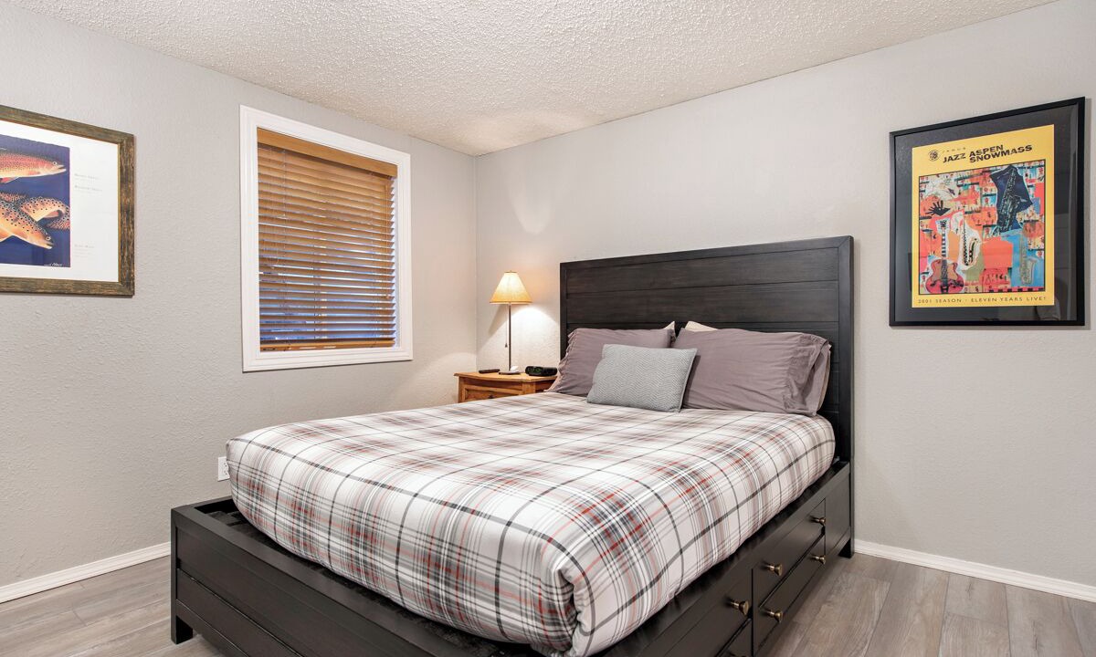 Photo of Bedroom in Basalt