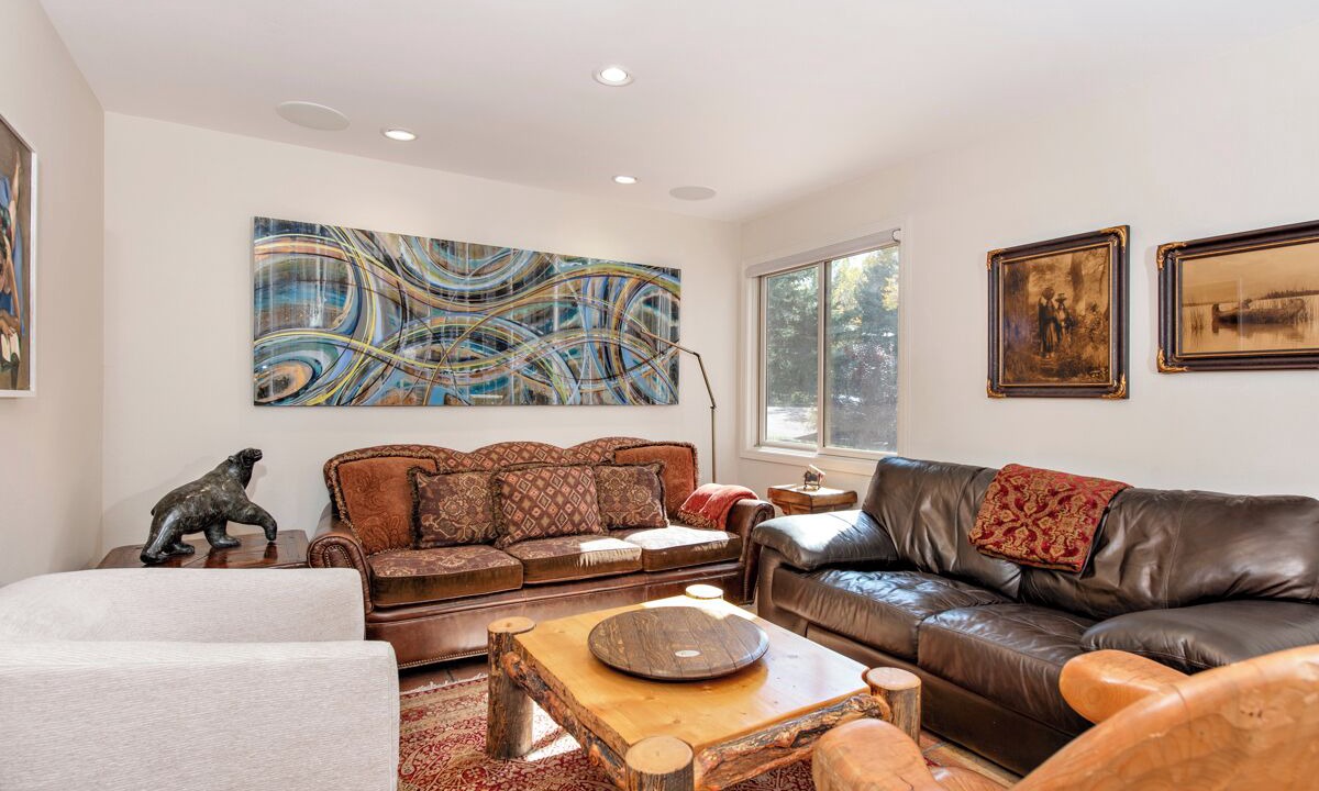Photo of Livingroom in Basalt