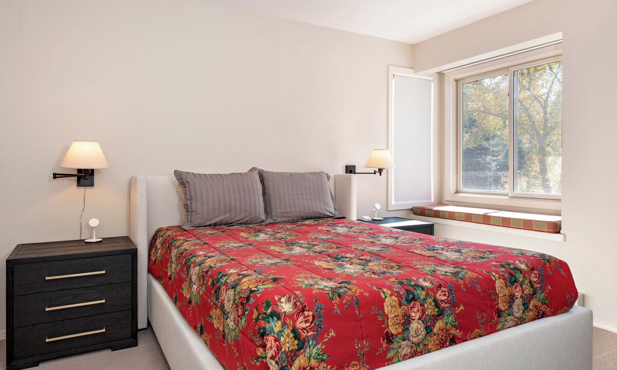 Photo of Bedroom in Basalt