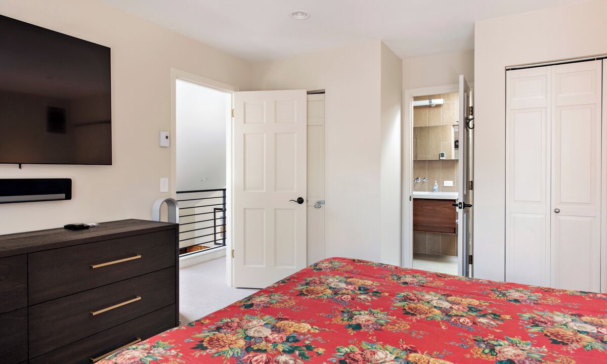 Photo of Bedroom in Basalt