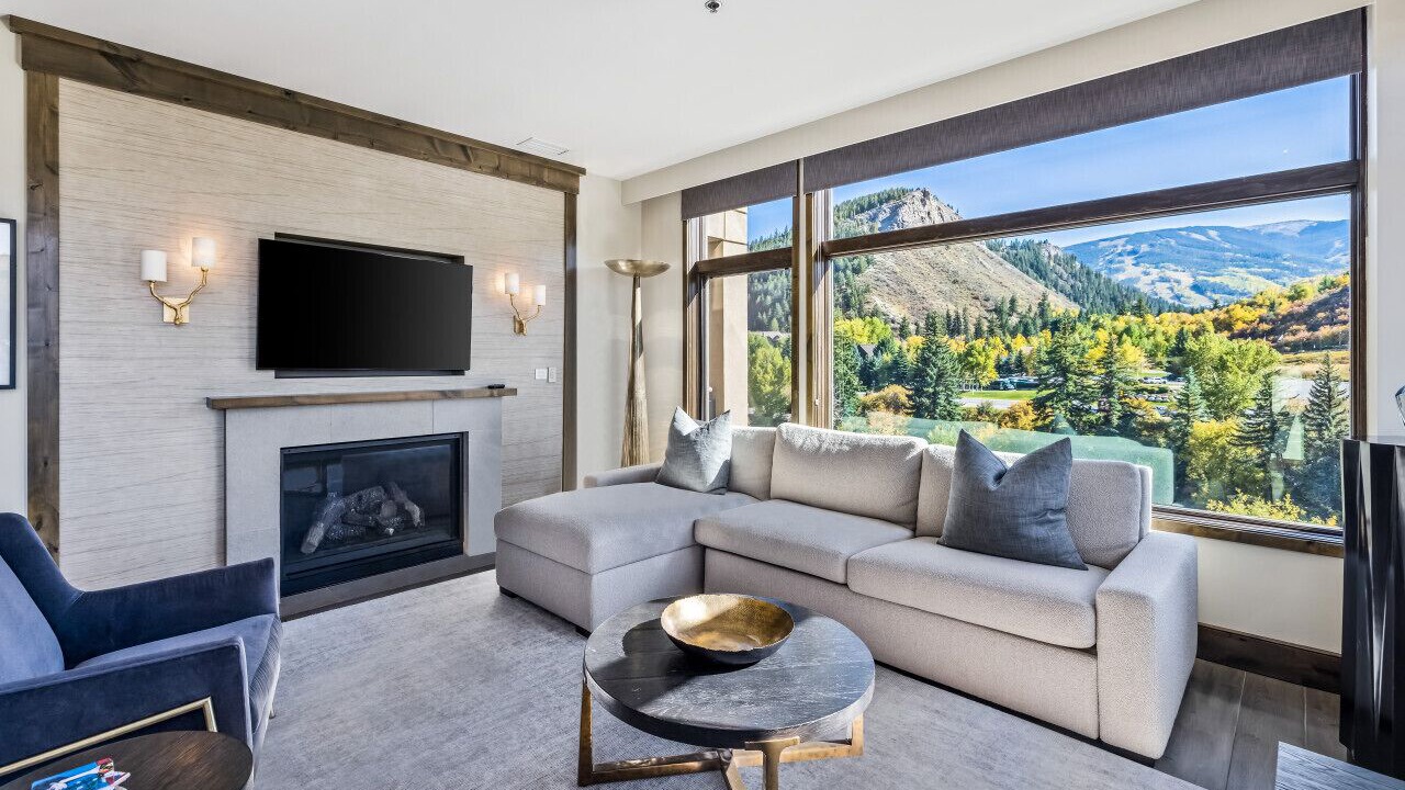Photo of Livingroom in Avon
