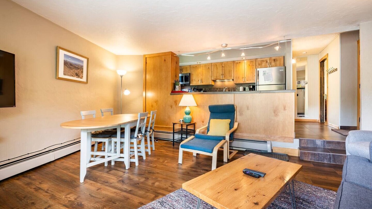 Photo of Bedroom in Peak 8