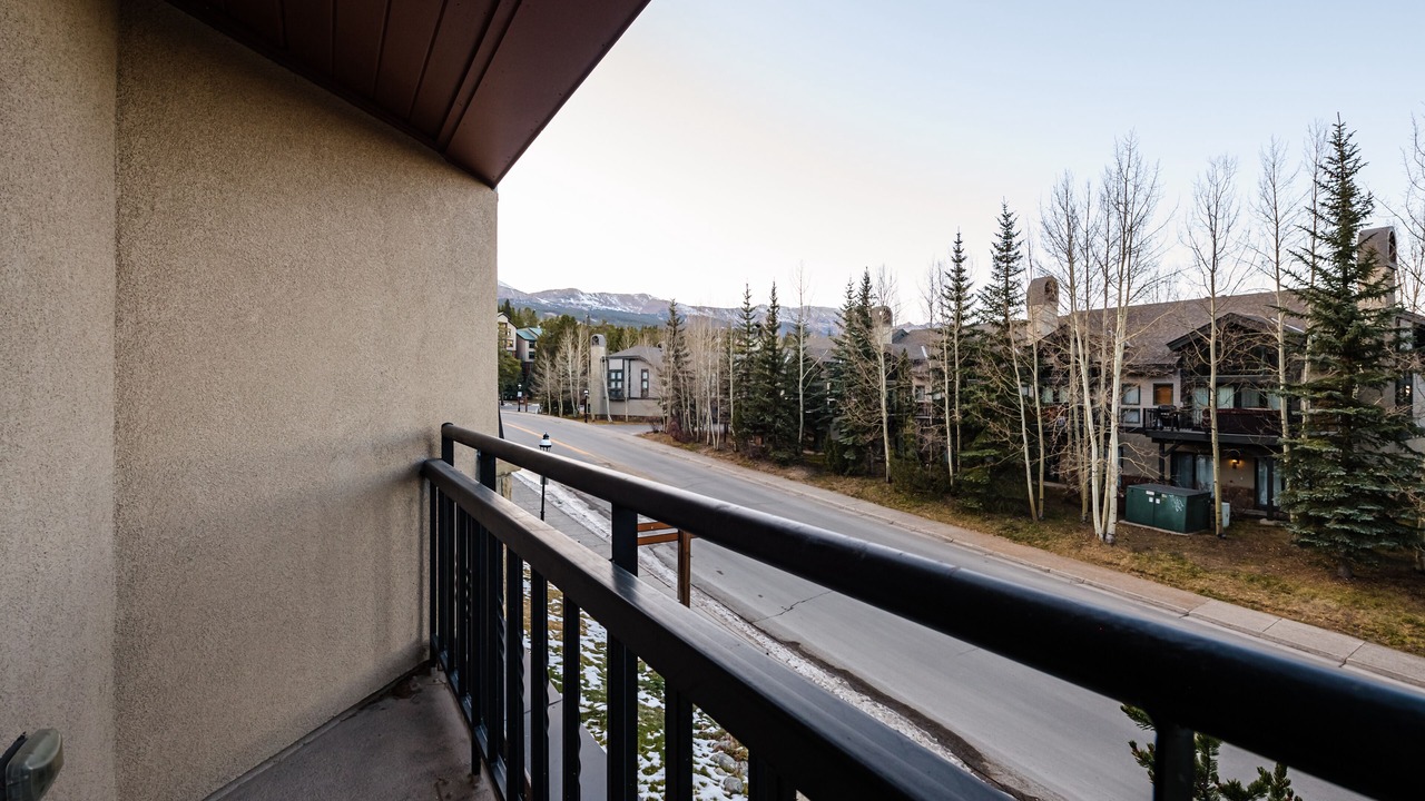 Photo of Patio Balcony in Peak 9