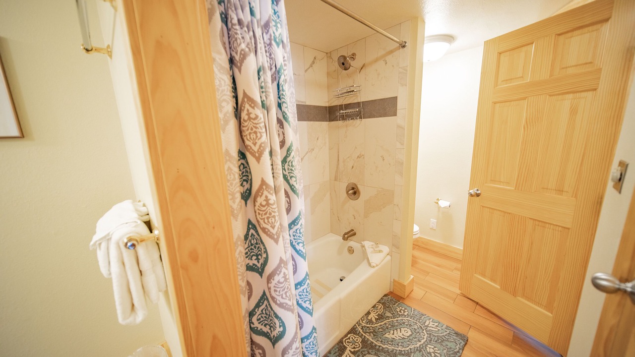 Photo of Bathroom in Lakeside Village