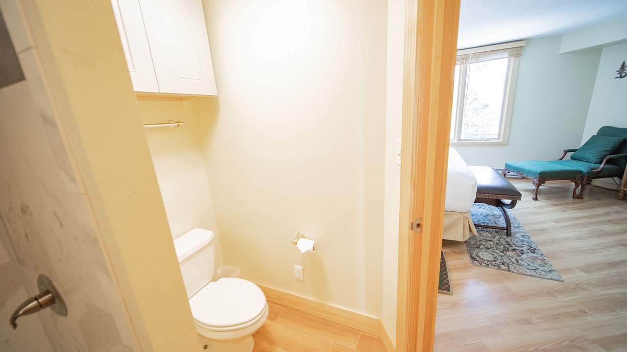 Photo of Bathroom in Lakeside Village
