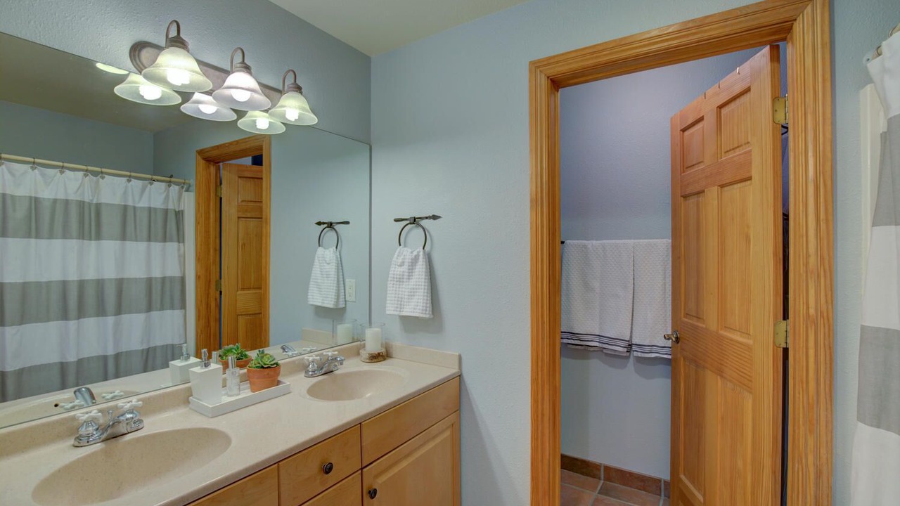 Photo of Bathroom in Mountain House