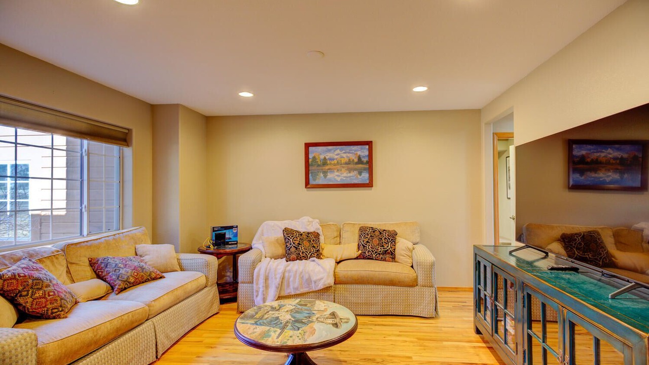 Photo of Livingroom in Twin Creek Village