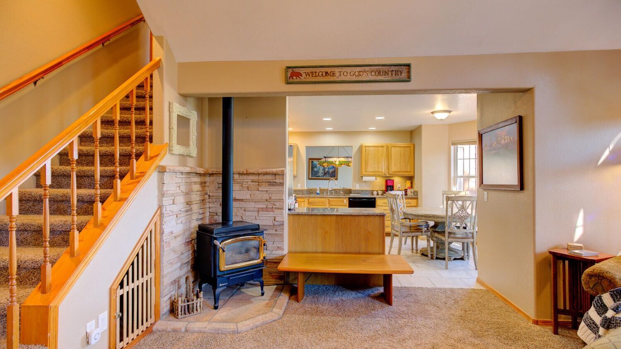 Photo of Livingroom in Twin Creek Village