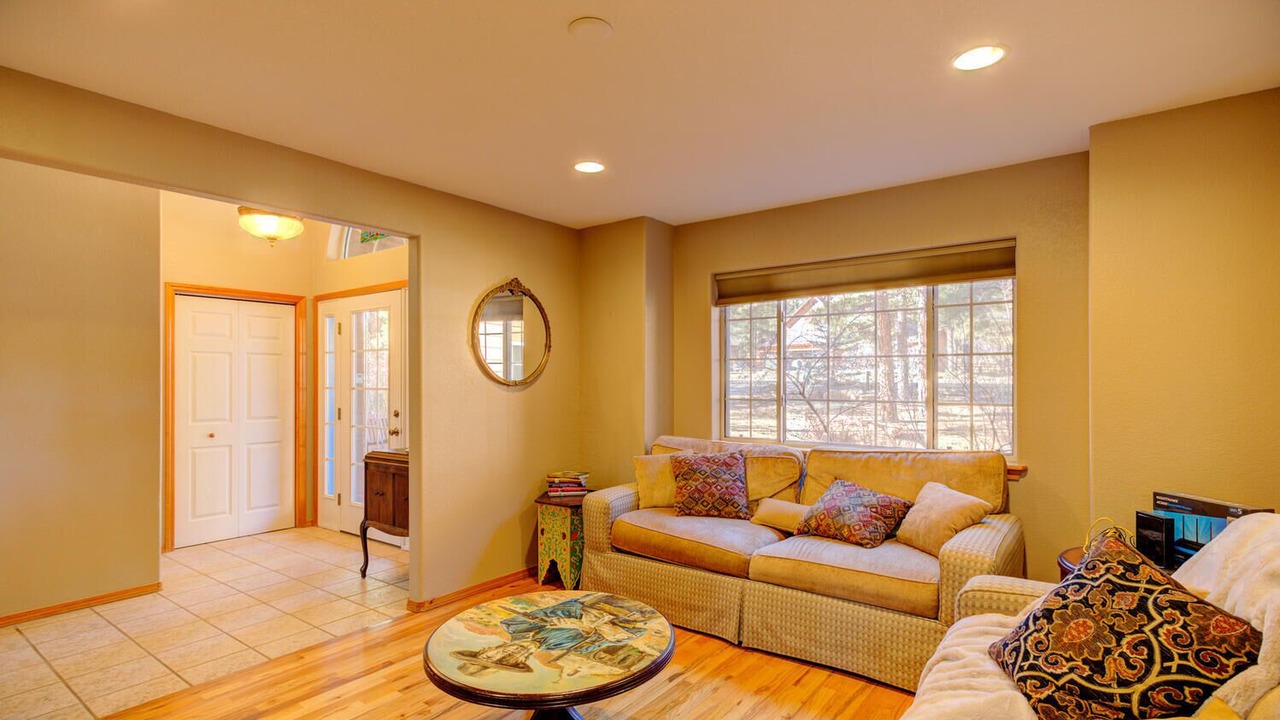 Photo of Livingroom in Twin Creek Village