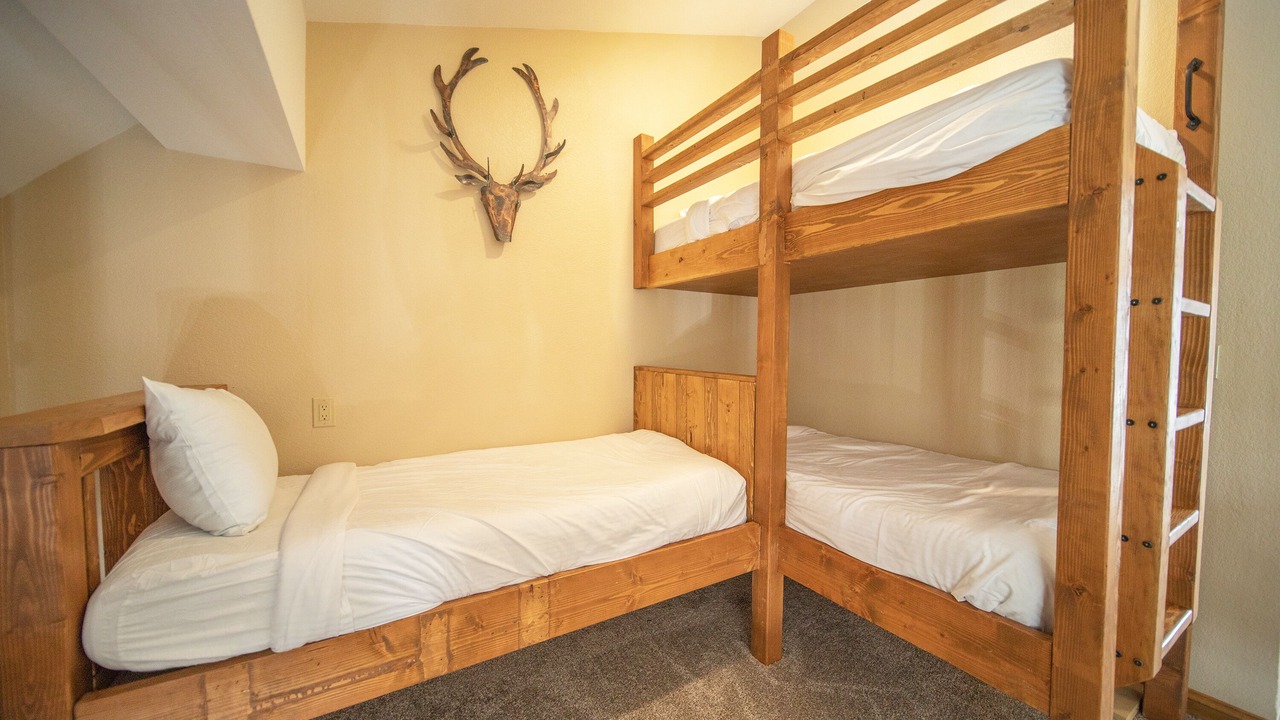 Photo of Bedroom in Lakeside Village
