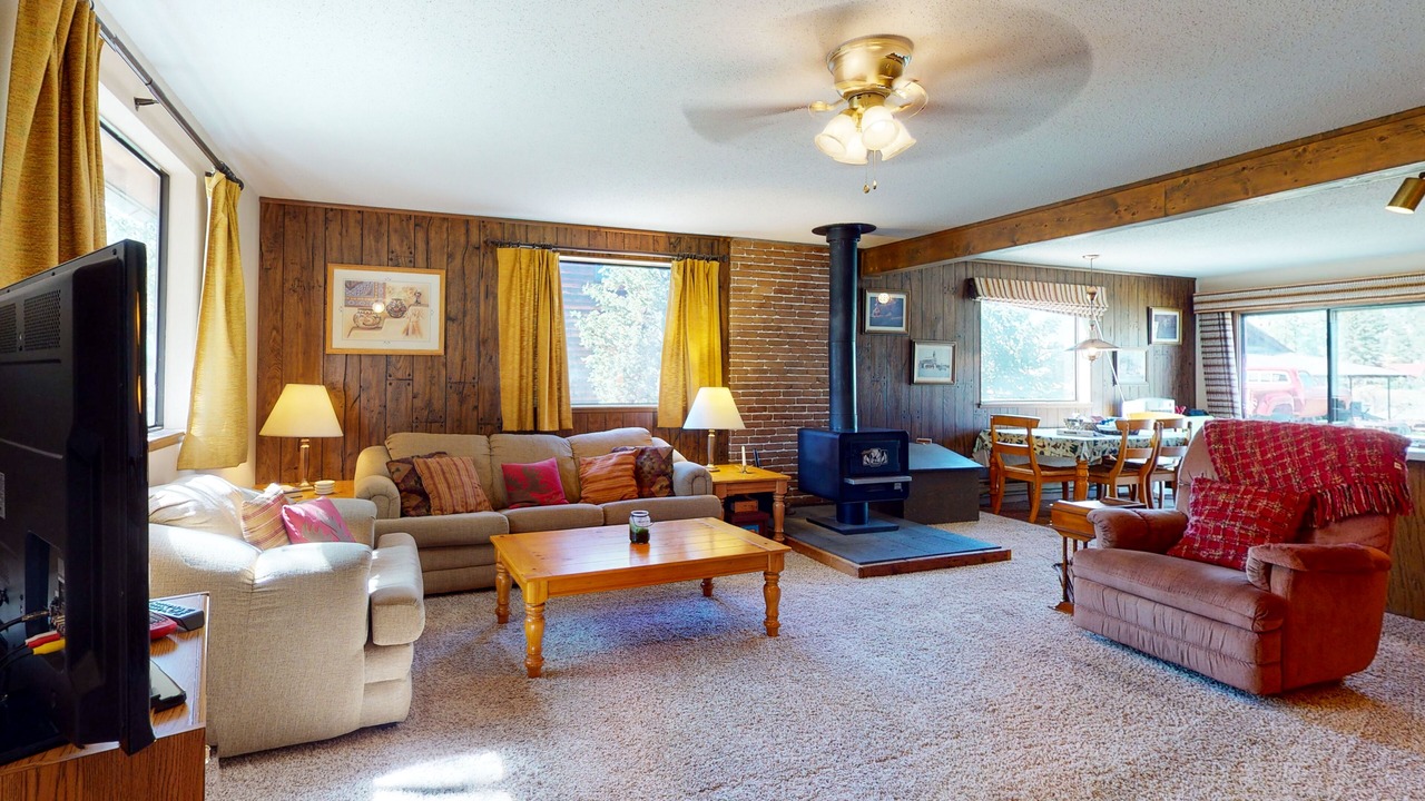 Photo of Livingroom in Ponderosa Pines