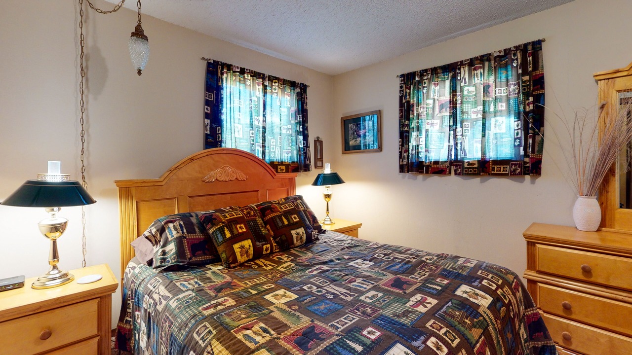 Photo of Bedroom in Ponderosa Pines