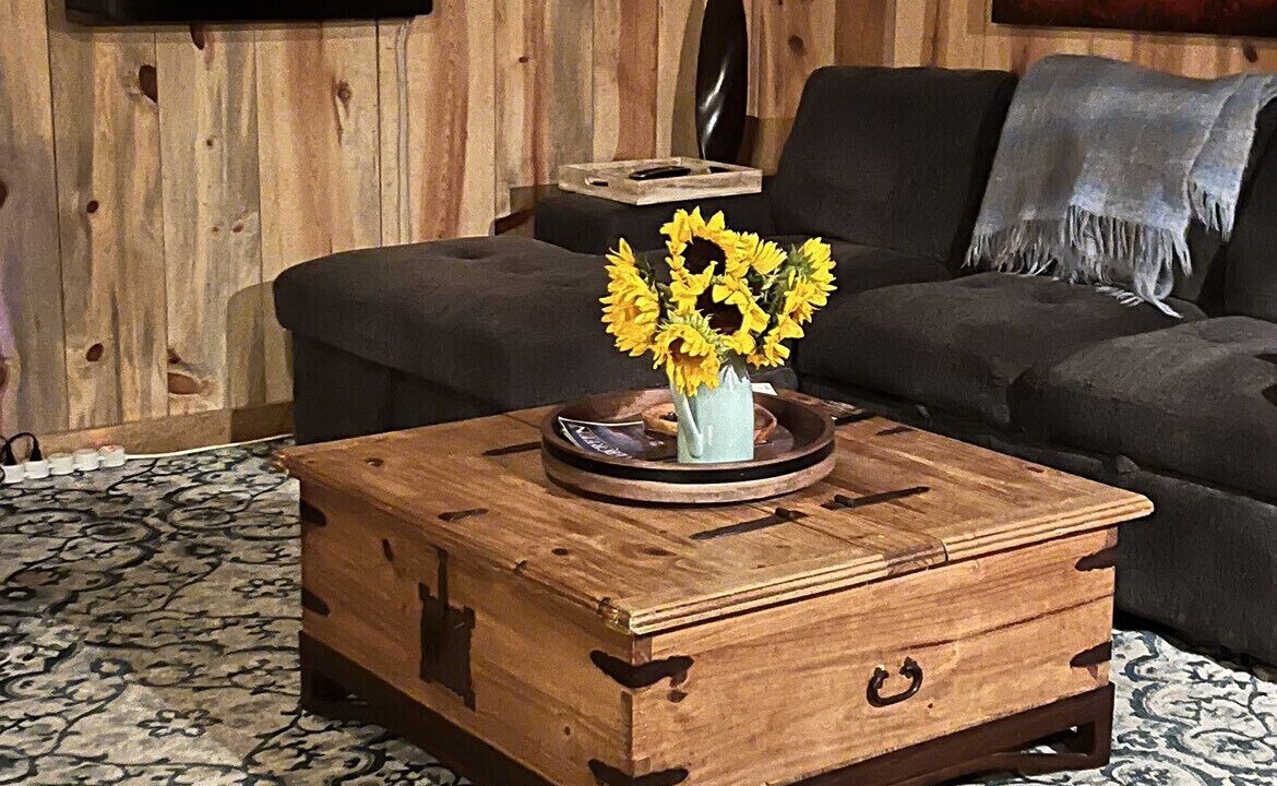 Photo of Livingroom in Evergreen