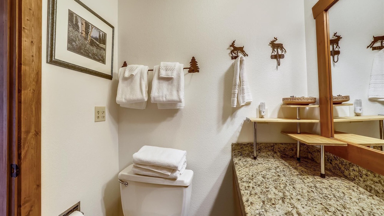Photo of Bathroom in Four O'Clock