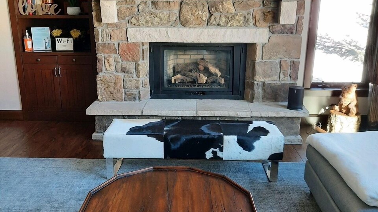 Photo of Livingroom in Edwards