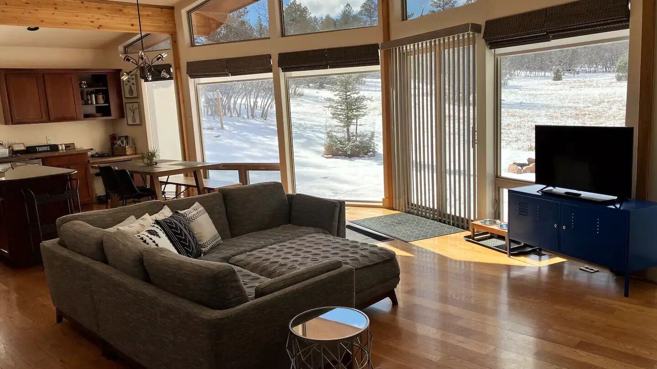 Photo of Livingroom in Loghill Village
