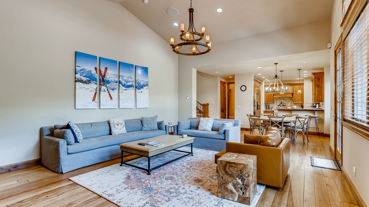 Photo of Livingroom in Intermountain