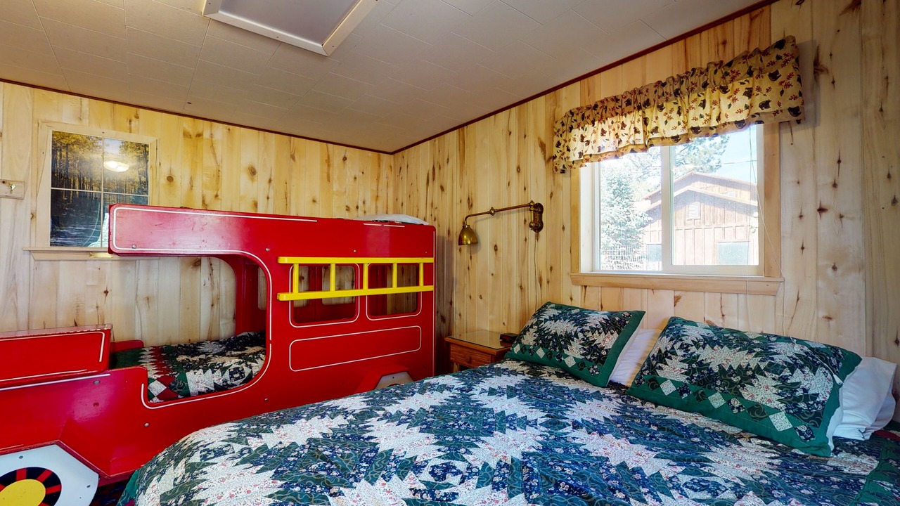 Photo of Bedroom in Ponderosa Pines